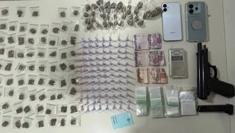 Homem é preso e simulacro de arma de fogo e drogas são apreendidos após confronto em Dias d'Ávila