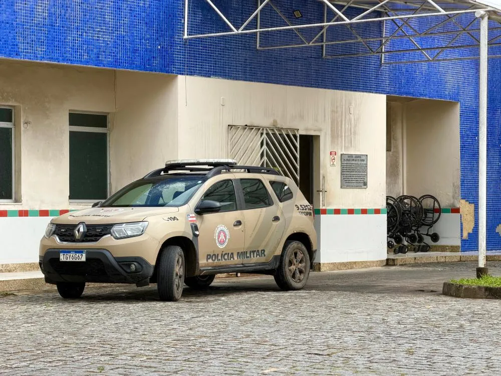 Homem é baleado após discussão por dívida no Centro de Mata de São João