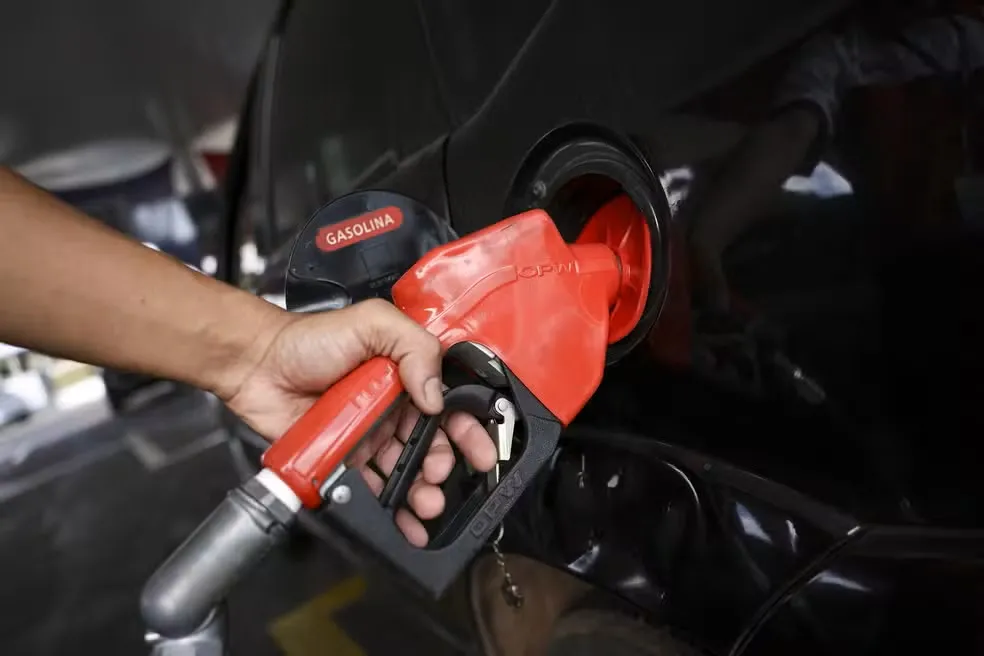 Gasolina com 32% de etanol começa a valer neste sábado (1º); veja quais peças podem sofrer desgaste