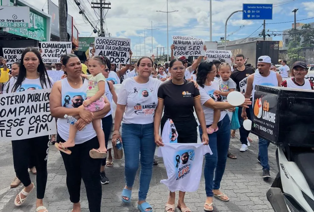 Caso Léo Lanches: protesto bloqueia Avenida Paralela e família cobra respostas