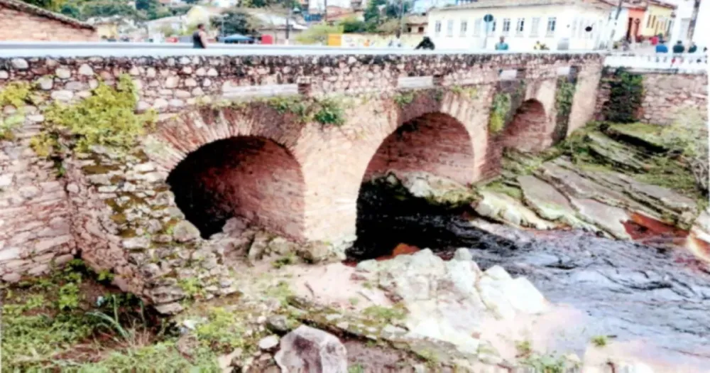 Ponte centenária em Lençóis sofre erosão e Iphan aciona prefeitura