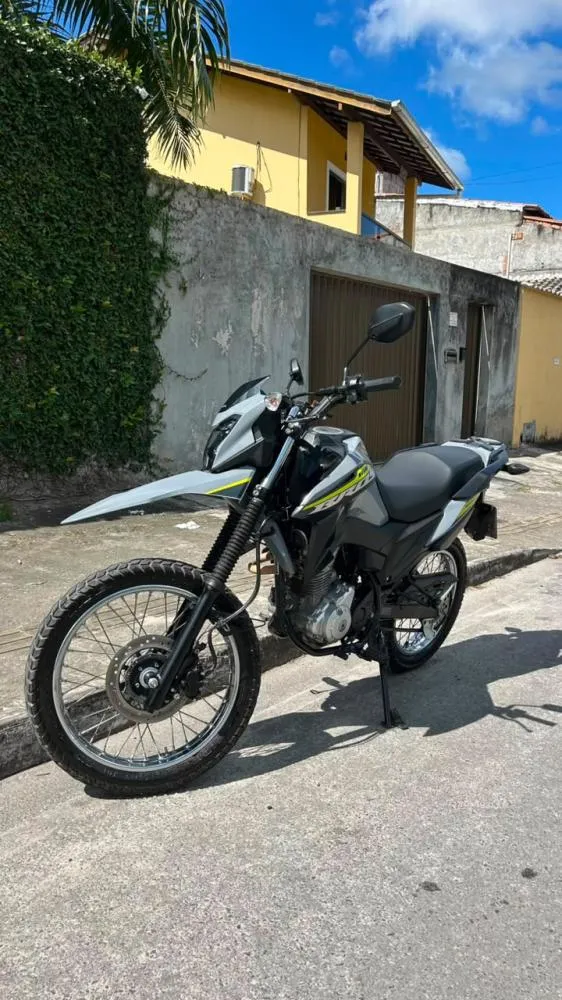 Motocicleta é furtada em frente a residência no Centro de Dias d’Ávila