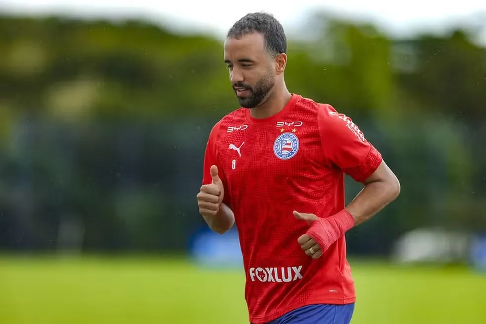 Caio Alexandre avança na recuperação e tem previsão de volta no Bahia