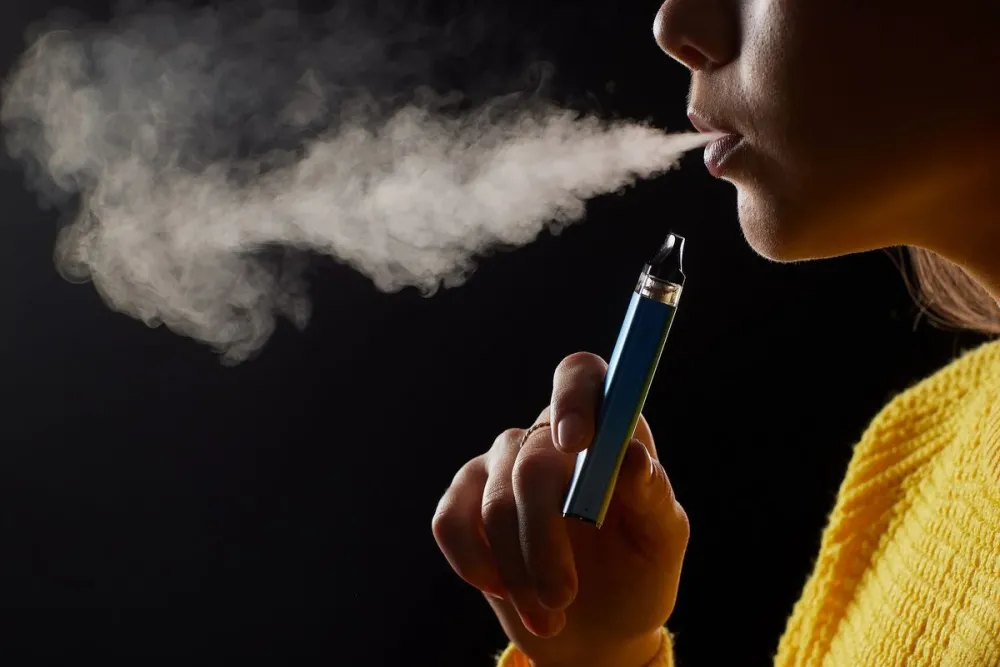 Venda de vape pode ser proibida para brasileiros nascidos a partir de 2009; entenda