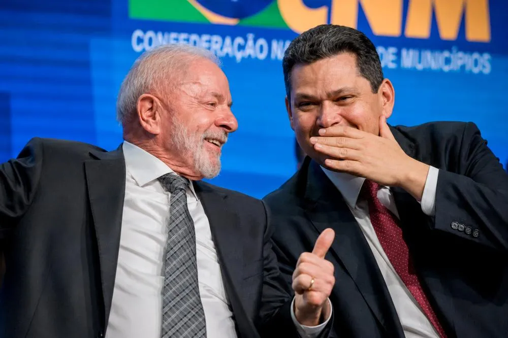Lula e Alcolumbre decidem deixar discussão sobre 6×1 para depois das eleições 