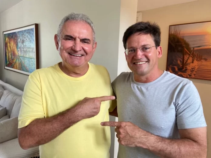 Flávio Bolsonaro anuncia apoio a João Roma e Angelo Coronel para o Senado na Bahia