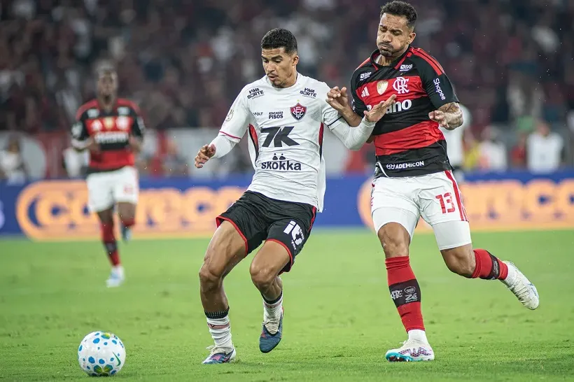 Vitória enfrenta o Flamengo neste domingo (09) no Maracanã
