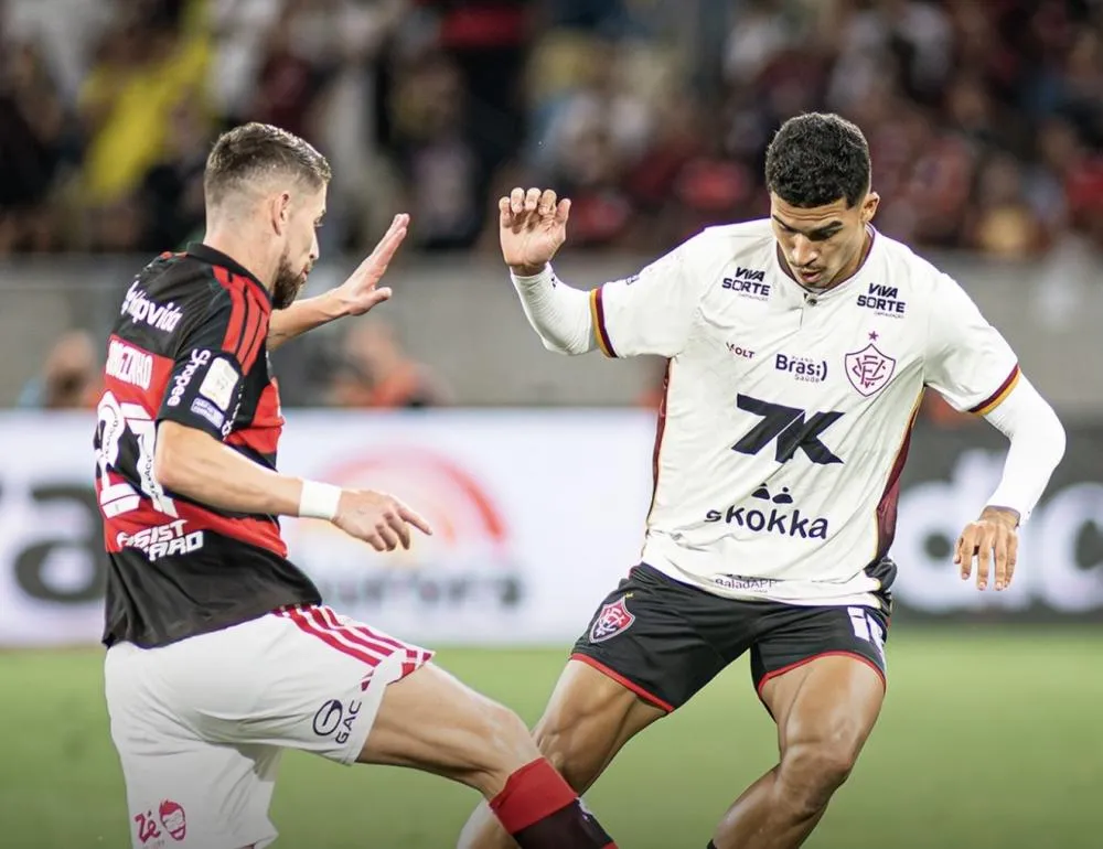 Vitória perde para o Flamengo e segue sem vencer fora de casa no Brasileirão
