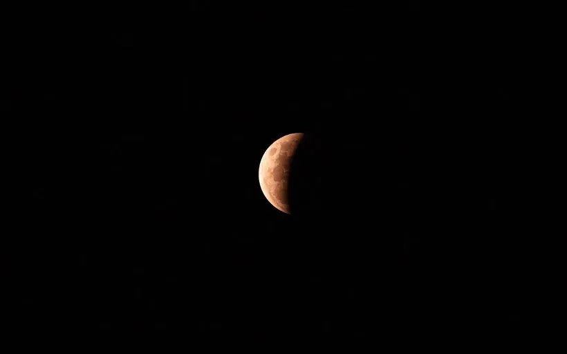 Eclipse lunar parcial poderá ser visto a olho nu em todos os estados do Brasil