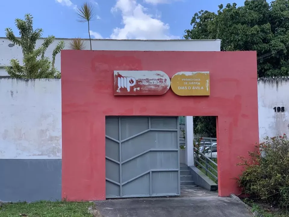 Prédio do Ministério Público é alvo de invasão em Dias d’Ávila