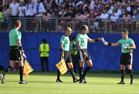 Árbitro da Copa envolvido em polêmica com Trump apita o BaVi