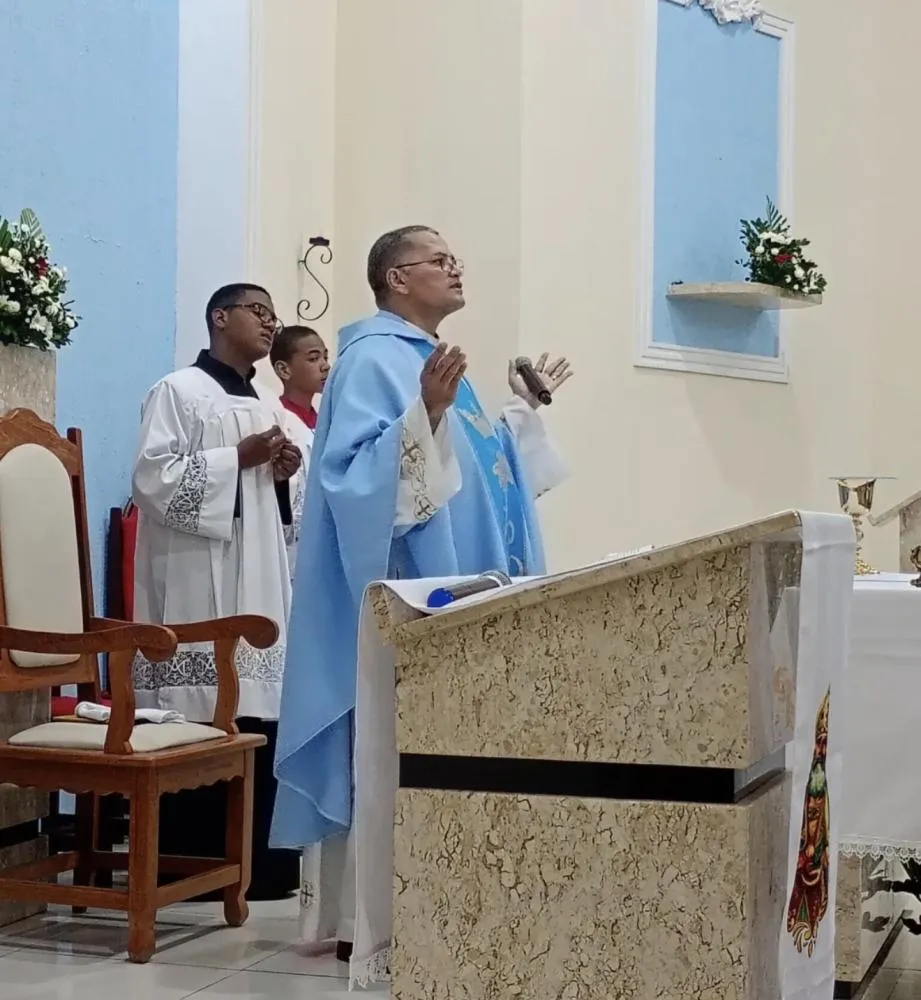 Missa é interrompida por tiroteio durante confronto entre facções em Lauro de Freitas