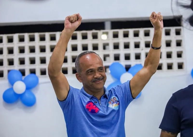 Elinaldo reúne dezenas de lideranças em primeiro ato de campanha em Camaçari