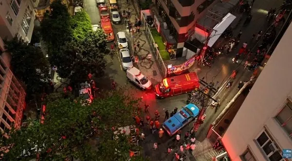 Explosão em prédio residencial deixa quatro feridos e interdita rua em Copacabana