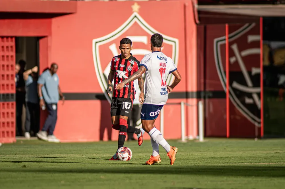 Vitória x Bahia: veja onde assistir, escalações e arbitragem