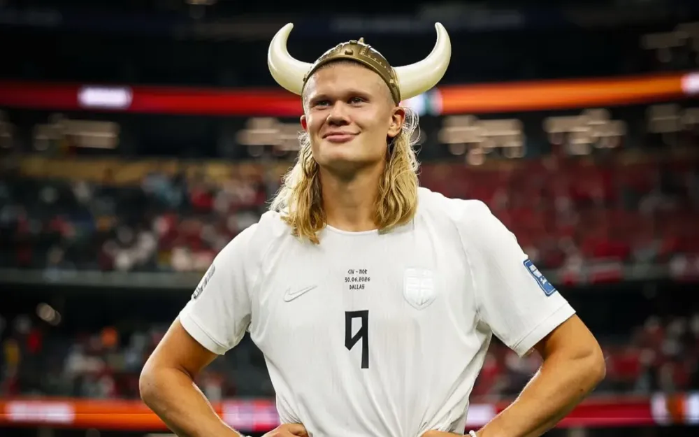 Haaland impressiona ao raspar o cabelo e recebe crítica de ídolo: “Que merd*”