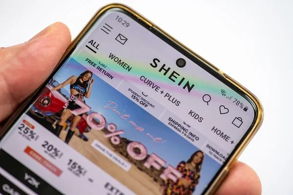 IPO da Shein: o que muda para o consumidor com a entrada da varejista na Bolsa