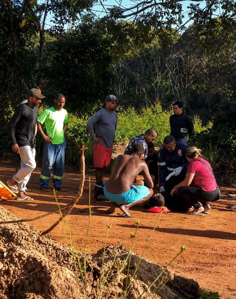 Colisão entre motos deixa um morto e outro gravemente ferido no litoral de Mata de São João