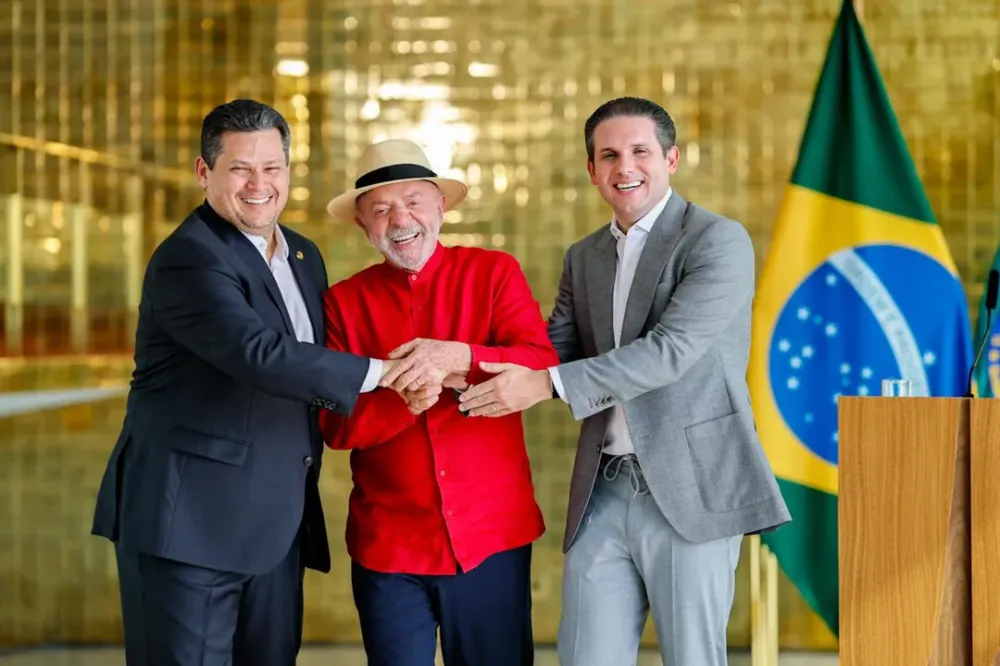 Alcolumbre prevê votação da MP que zera taxa de importação e análise do fim da escala 6x1