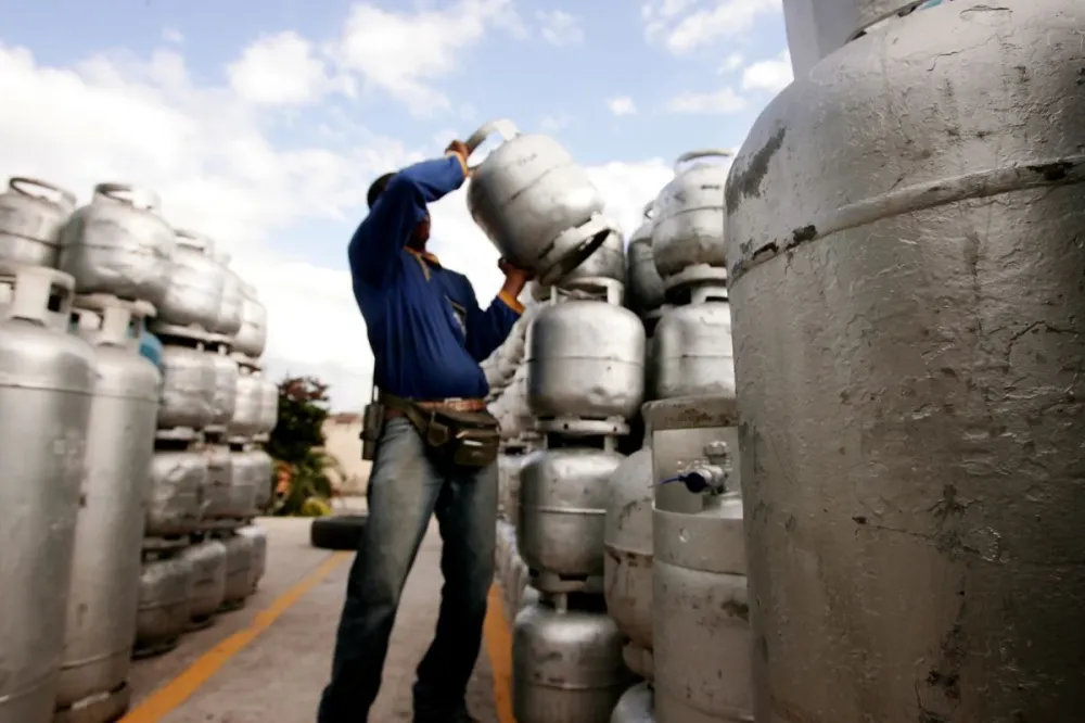 Gás de cozinha terá aumento de 8% na Bahia a partir de 1º de setembro