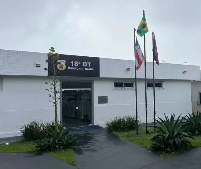 Homem de 27 anos procurado por roubo e associação criminosa é preso em Camaçari