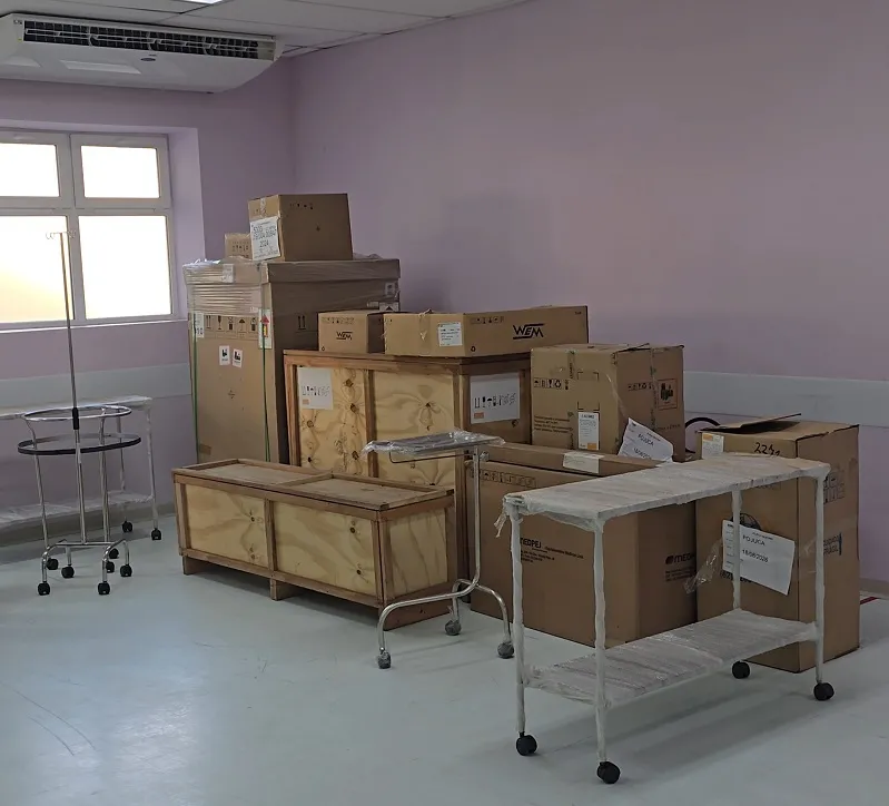 Hospital Dr. Carlito Silva recebe equipamentos para nova sala cirúrgica