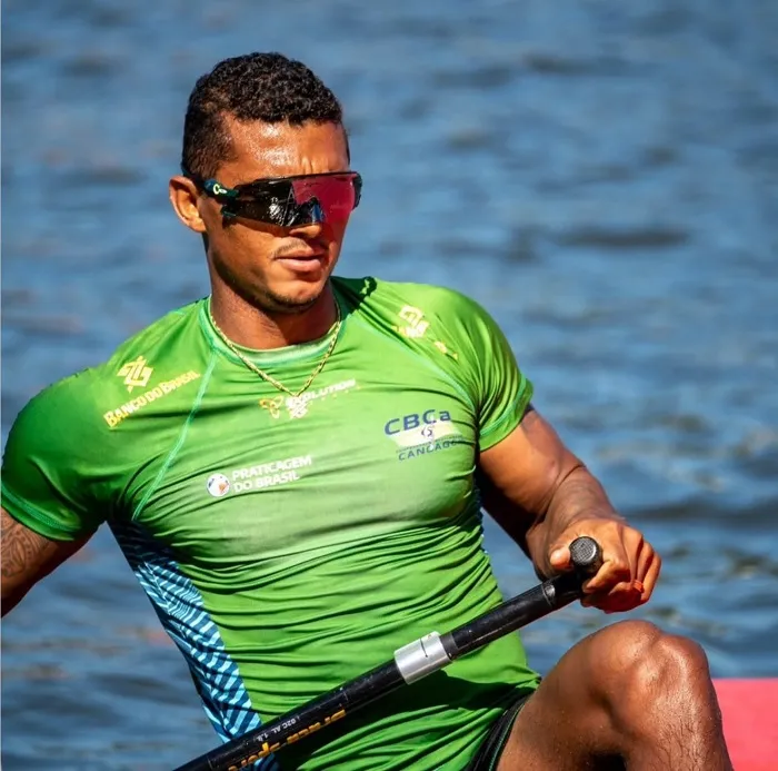 Isaquias Queiroz é campeão mundial no C1 500m na Polônia
