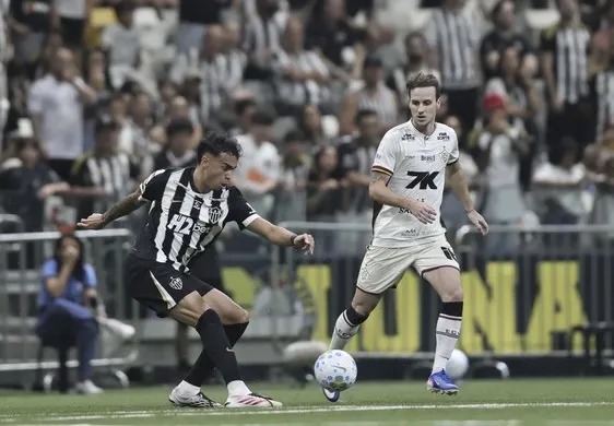 Vitória perde para o Atlético-MG e chega à terceira derrota seguida na temporada