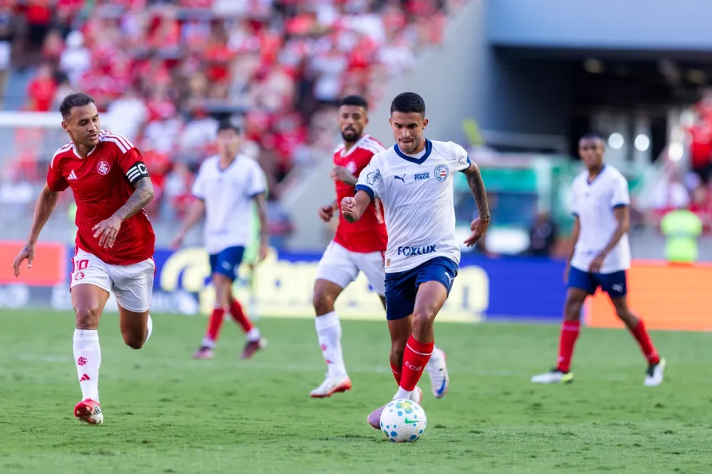 Bahia tenta embalar no Brasileirão contra o Internacional neste domingo