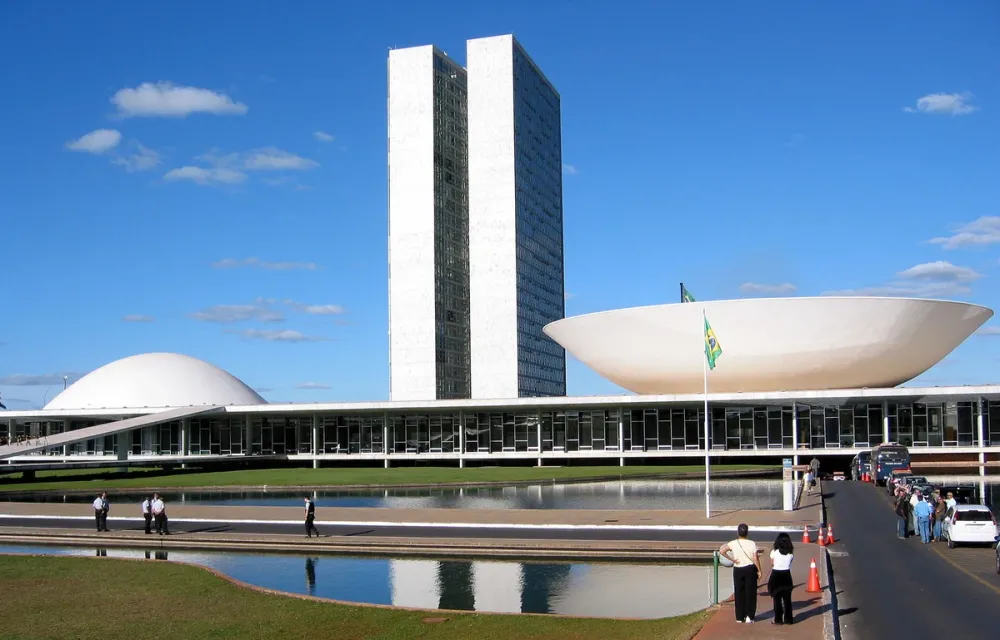 Congresso vota nesta semana fim da escala 6x1 e “taxa das blusinhas”
