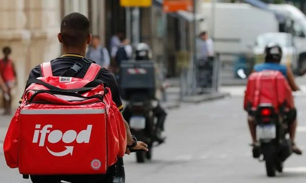 Entregadores de aplicativos realizam paralisação nacional nesta terça-feira (1º)