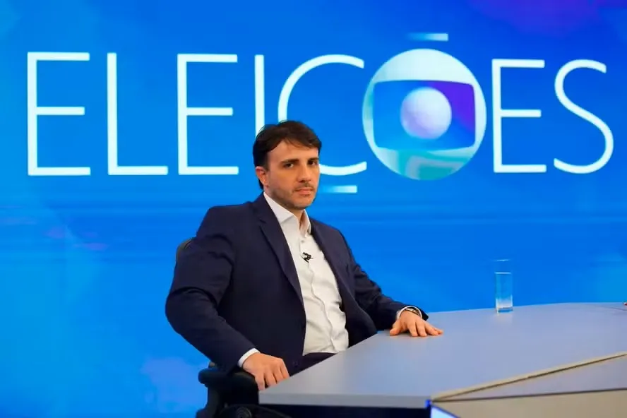TSE suspende propaganda digital de Renan Santos e restringe participação em debates