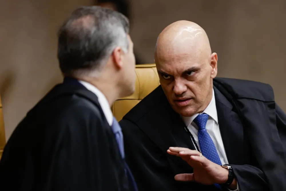 Moraes e Mendonça discutem e quase chegam às vias de fato no STF