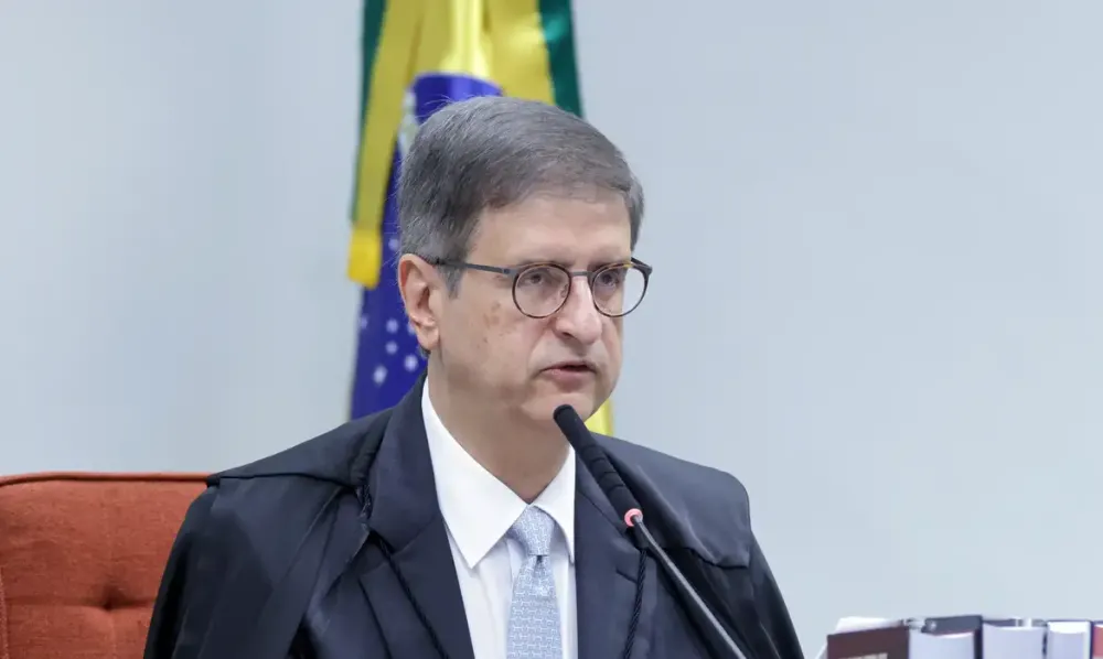 PGR quer nulidade da decisão de Mendonça sobre conversa de Vorcaro e Moraes