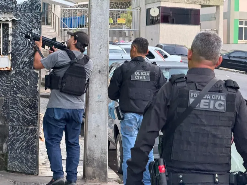 Polícia Civil prende seis suspeitos de extorsão e tráfico de drogas em Salvador, Lauro de Freitas e Valença