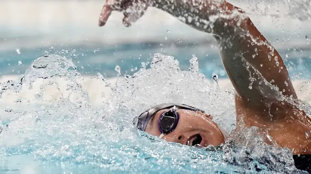 Nadadora brasileira das Olimpíadas bate próprio recorde sul-americano