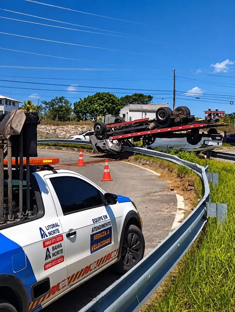 Motorista de caminhão-guincho diz que falha mecânica provocou acidente na Estrada do Coco