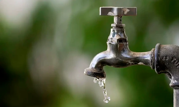 Embasa suspende abastecimento de água em 14 localidades de Camaçari nesta quarta-feira (9)
