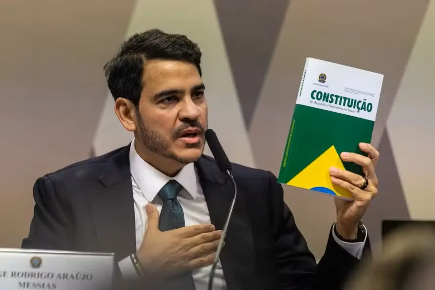 AGU pede a Fachin que afastamento de Andrei seja suspenso; Mendonça terá 72 horas para se manifestar