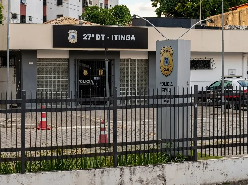 Mulher é encontrada morta dentro de residência em Lauro de Freitas