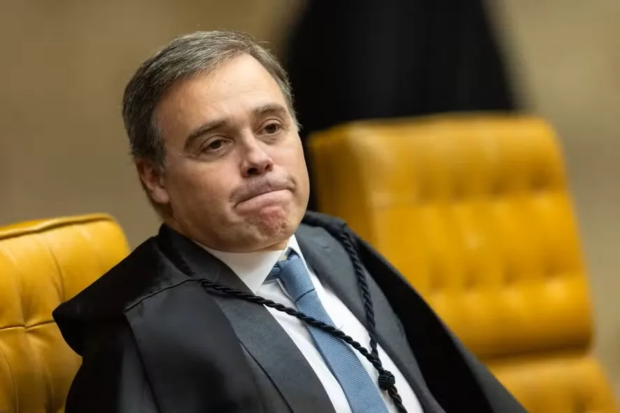 Mendonça retira sigilo de investigações, inclusive sobre o filme 'Dark Horse'