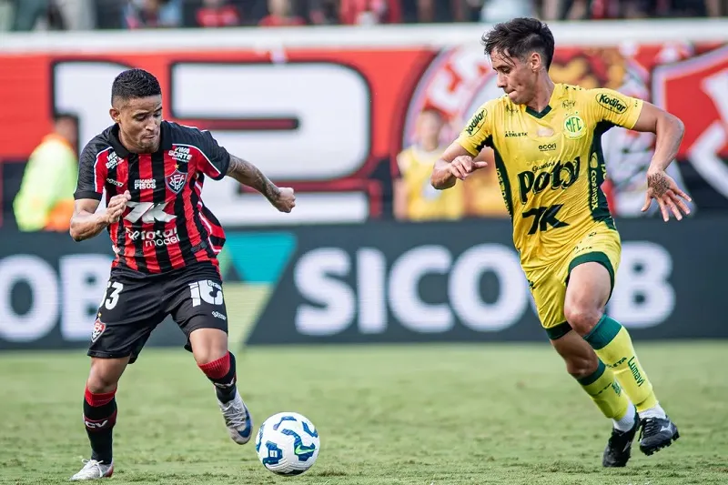 Vitória enfrenta o Mirassol neste domingo (13) em busca de encerrar jejum fora de casa