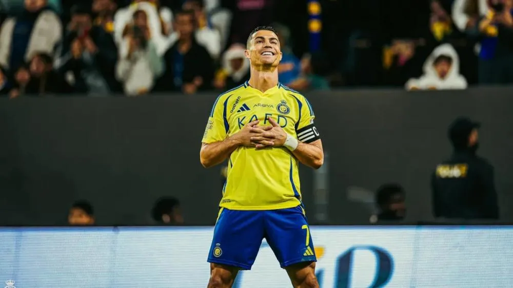 Primeiro jogador bilionário do mundo se une ao dono do Milan para comprar clube gigante