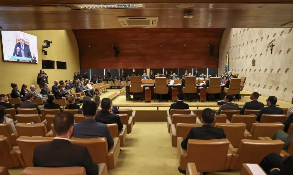 Plenário vai decidir se julgará Moraes e Mendonça simultaneamente