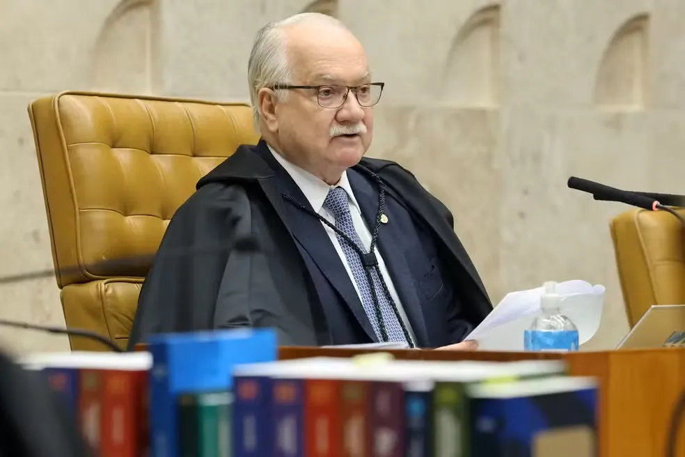 STF encerra sessão sem decidir casos de Moraes e Mendonça