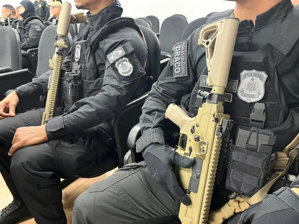 Polícia Civil deflagra operação contra grupo investigado por comércio ilegal de armas em Salvador e Lauro de Freitas