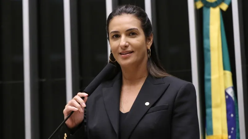 Roberta Roma passa por novo cateterismo e recebe stent após diagnóstico de doença coronariana